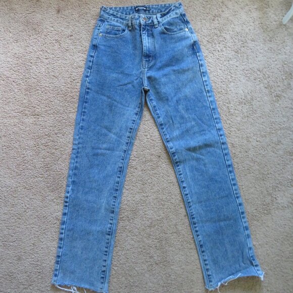 Pretty Little Thing Light Wash Jeans size 0 - Picture 4 of 4